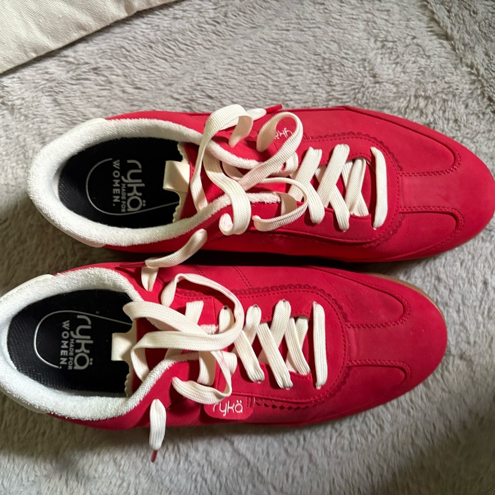 Ryka EFFORTLESS in bright red